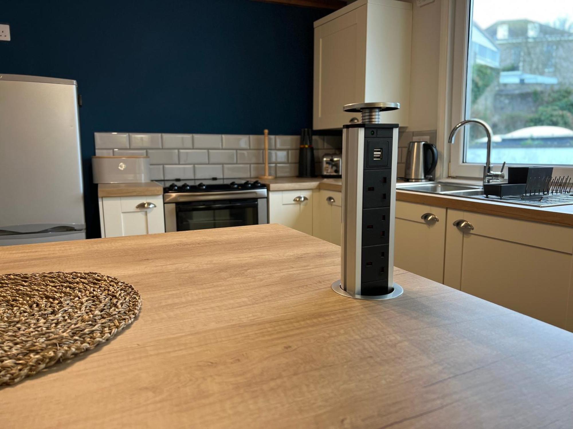 A Spacious 2 Bed Flat In Kingsbridge Town Eksteriør billede